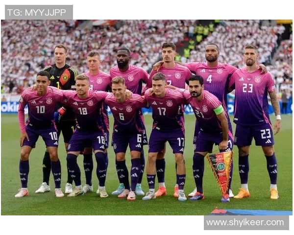 德国队球员足球明星的辉煌历程与成就解析 德国队球员足球明星的辉煌历程与成就解析