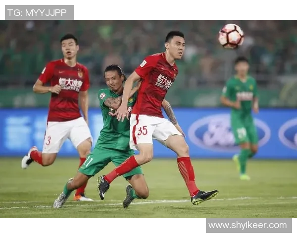 恒大与鲁能对决边裁表现引发热议赛场公正性再受关注 恒大与鲁能对决边裁表现引发热议赛场公正性再受关注