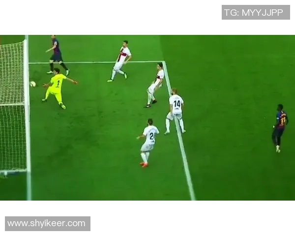 在篮球场上寻找足球明星的奇妙之旅与运动精神的碰撞